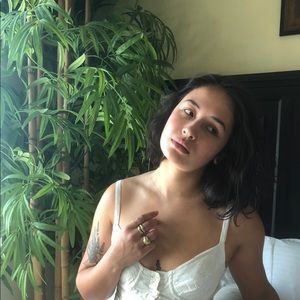 Meet your Posher, Tia